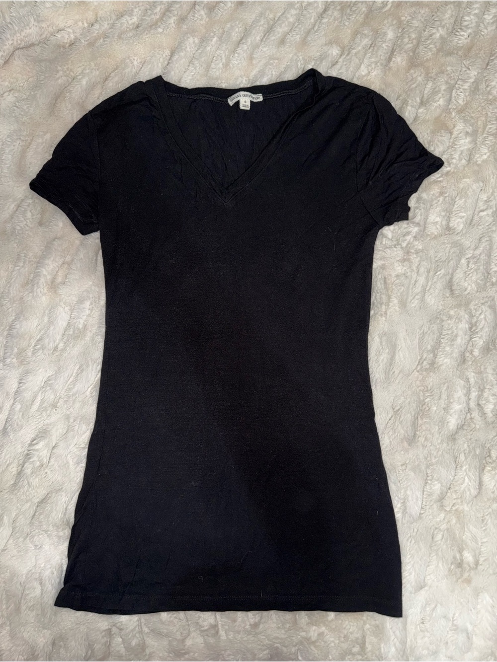 Zenana Outfitters Black V-Neck Short Sleeve Tee